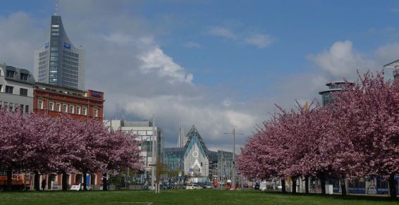 Universität Leipzig mit Mathematischem Institut vom Johannisplatz aus gesehen